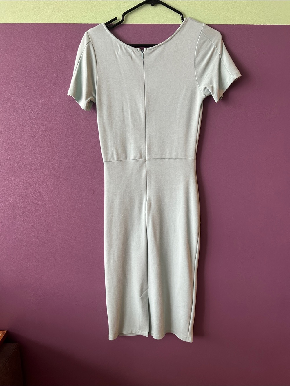 Unique Vintage Short-Sleeve Midi Dress in Sage Green - Picture 3 of 3